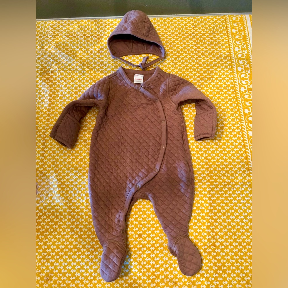 Hanna Andersson Footed Baby Onsie with Matching Hat